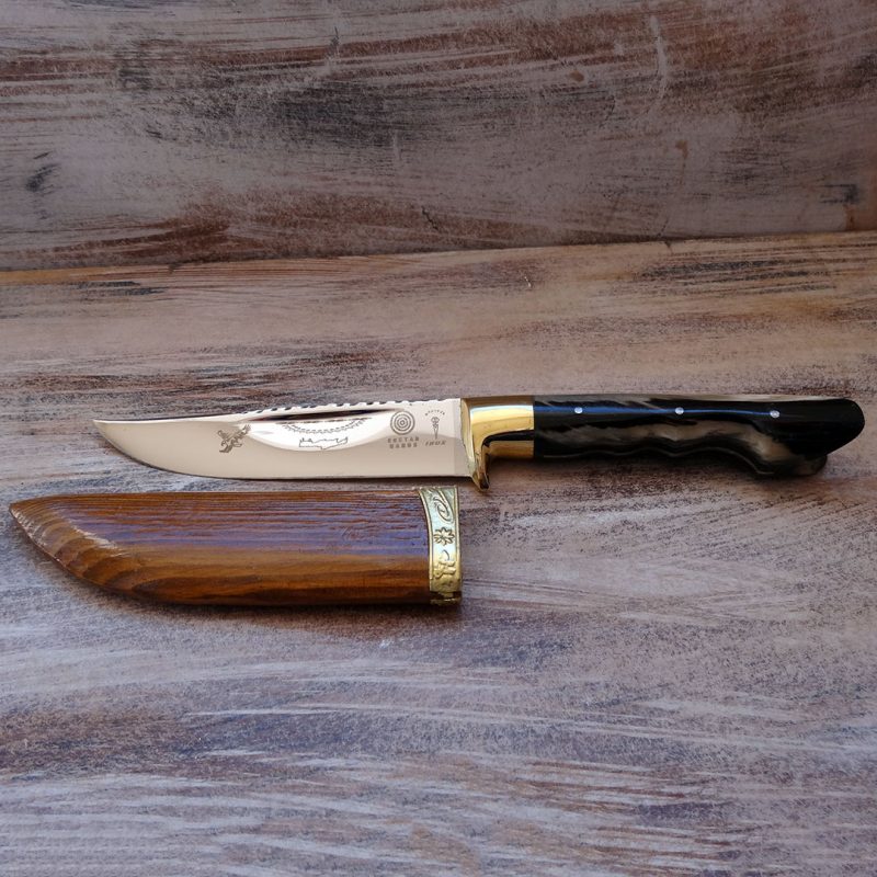 SKAFIDOTO KNIFE KNOSSOS WITH HORN HANDLE STAINLESS STEEL BLADE AND WOODEN SHEATH 25cm